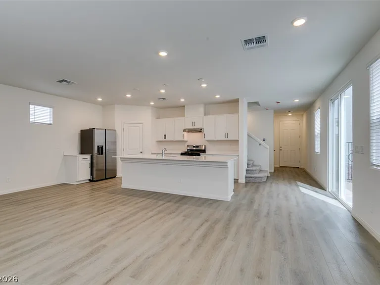 9133 Vesey Ave — Photo 11
