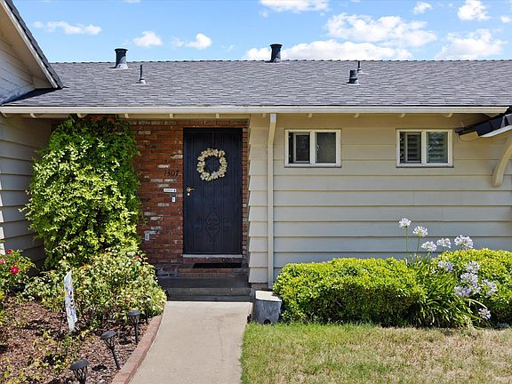 3rd image of 1307 Stafford Way