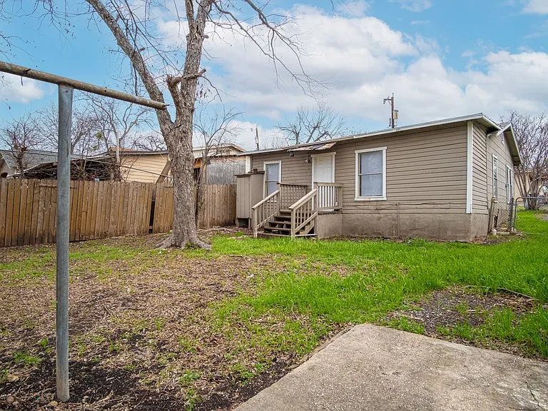 838 Nevada St — Photo 17