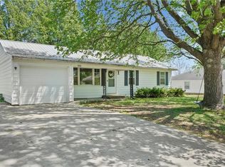 409 Morningside Ter, Richmond, MO 64085
