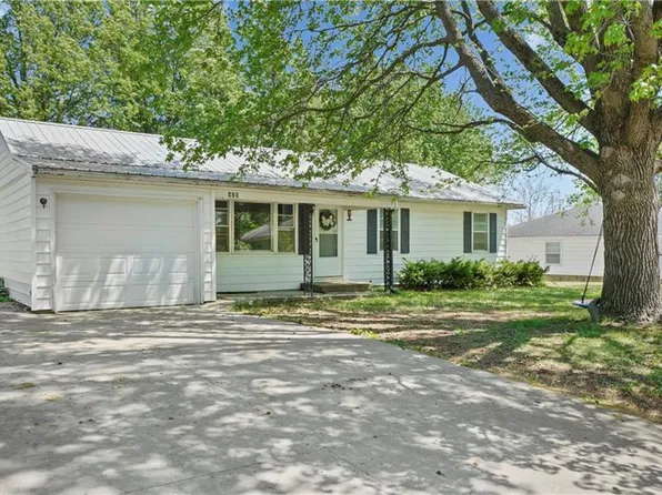 409 Morningside Ter, Richmond, MO 64085