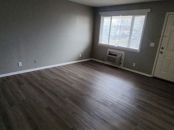 3rd image of 4510 Foster Ave SW Unit 7