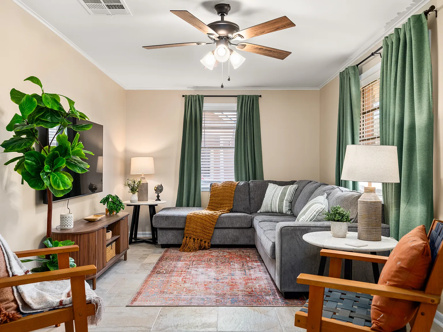 2 bed, 759 sqft, $2,200 — Photo 2