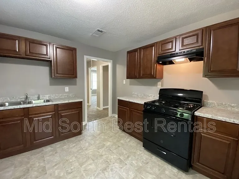 1710 Wolfe St #A — Photo 4