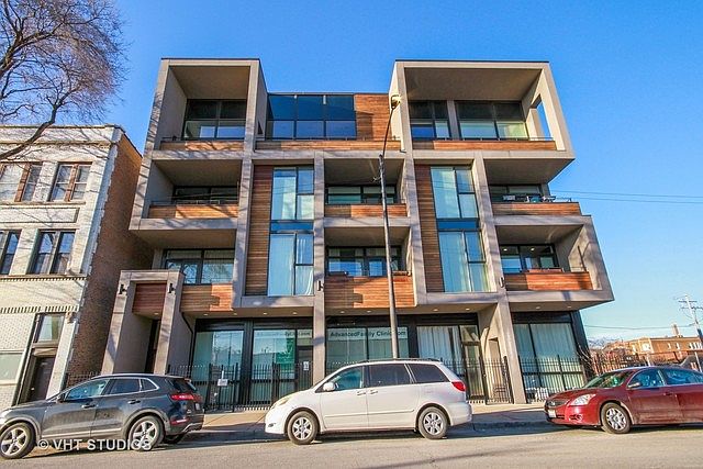 1st image of 2424 W Chicago Ave #301