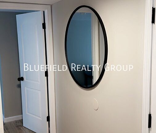 5th image of 723 Reynolds Rd Unit A