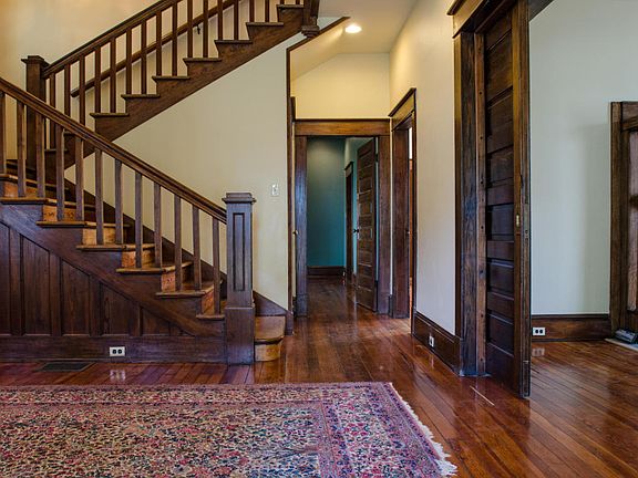 4th image of 2330 Woodbine Ave