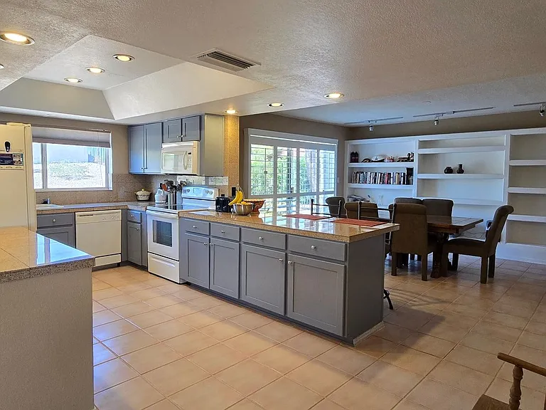 15843 E Palomino Blvd — Photo 16