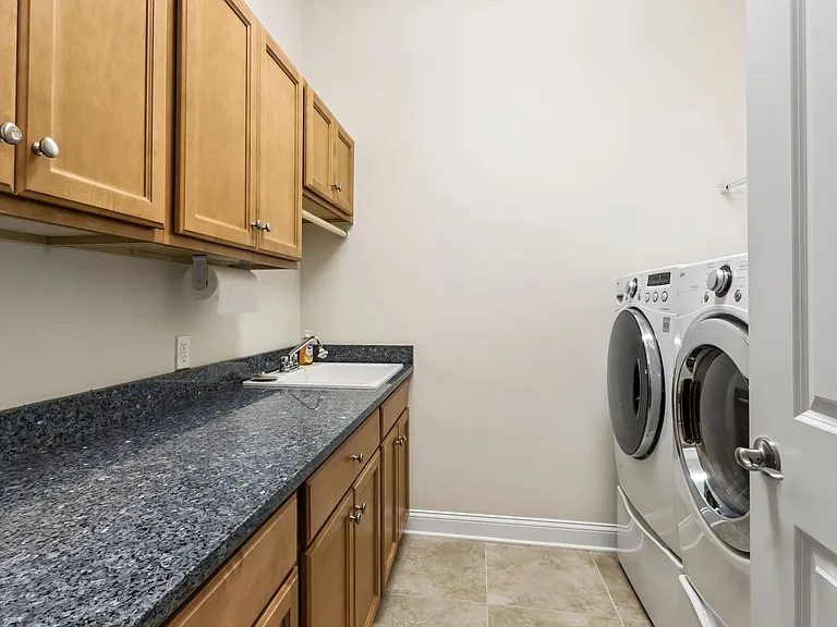 1600 Highland Dunes Way — Photo 34