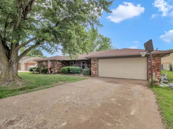715 S Plum Ave, Newkirk, OK 74647