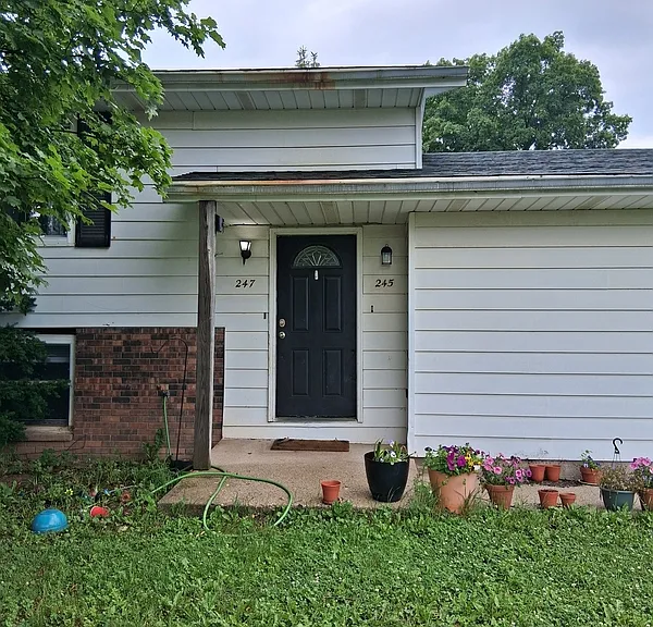 245 Egan St — Photo 1