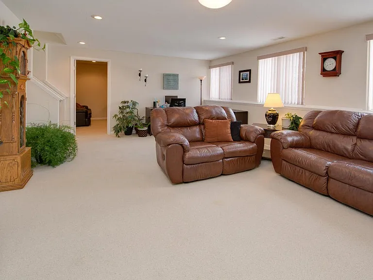 7375 Salerno Cir — Photo 15