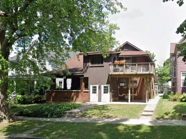 512 E Walnut St APT 4, Bloomington, IL 61701