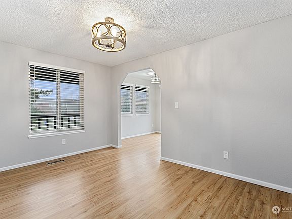 5th image of 5302 N Visscher Street
