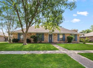 1521 Turret Dr, Baton Rouge, LA 70816