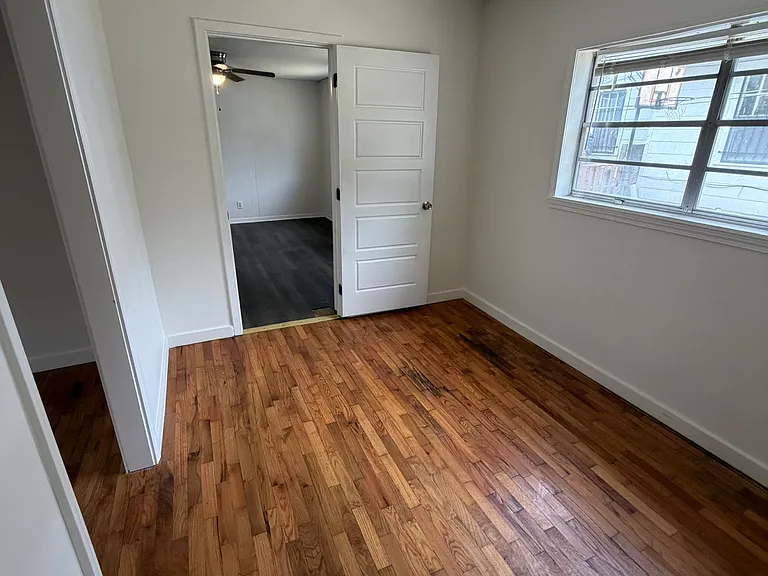 2123 Maple St — Photo 4