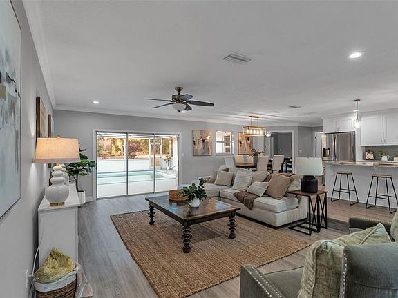 4th image of 5238 Upland Pl