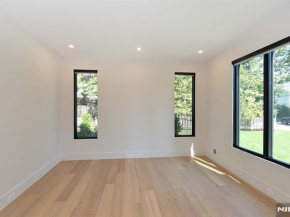 5th image of 3 Central Ave