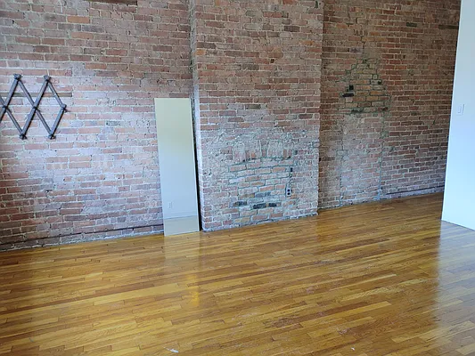 Rented by Brick Real Estate | media 23