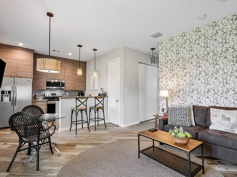 1382 Clydesdale Ave — Photo 21