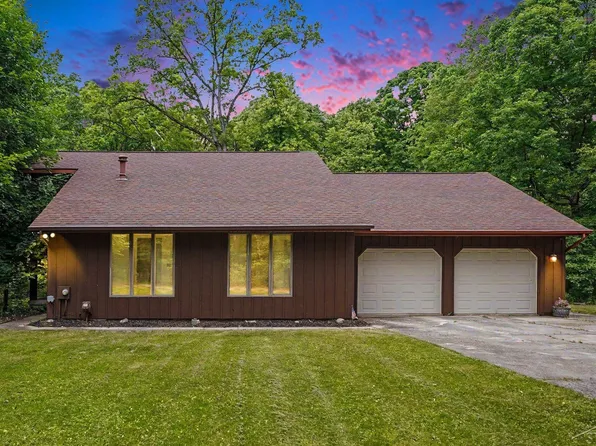 371 E Saginaw Rd, Sanford, MI 48657