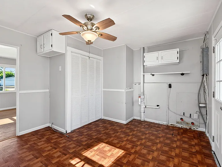 45 Robert St — Photo 9