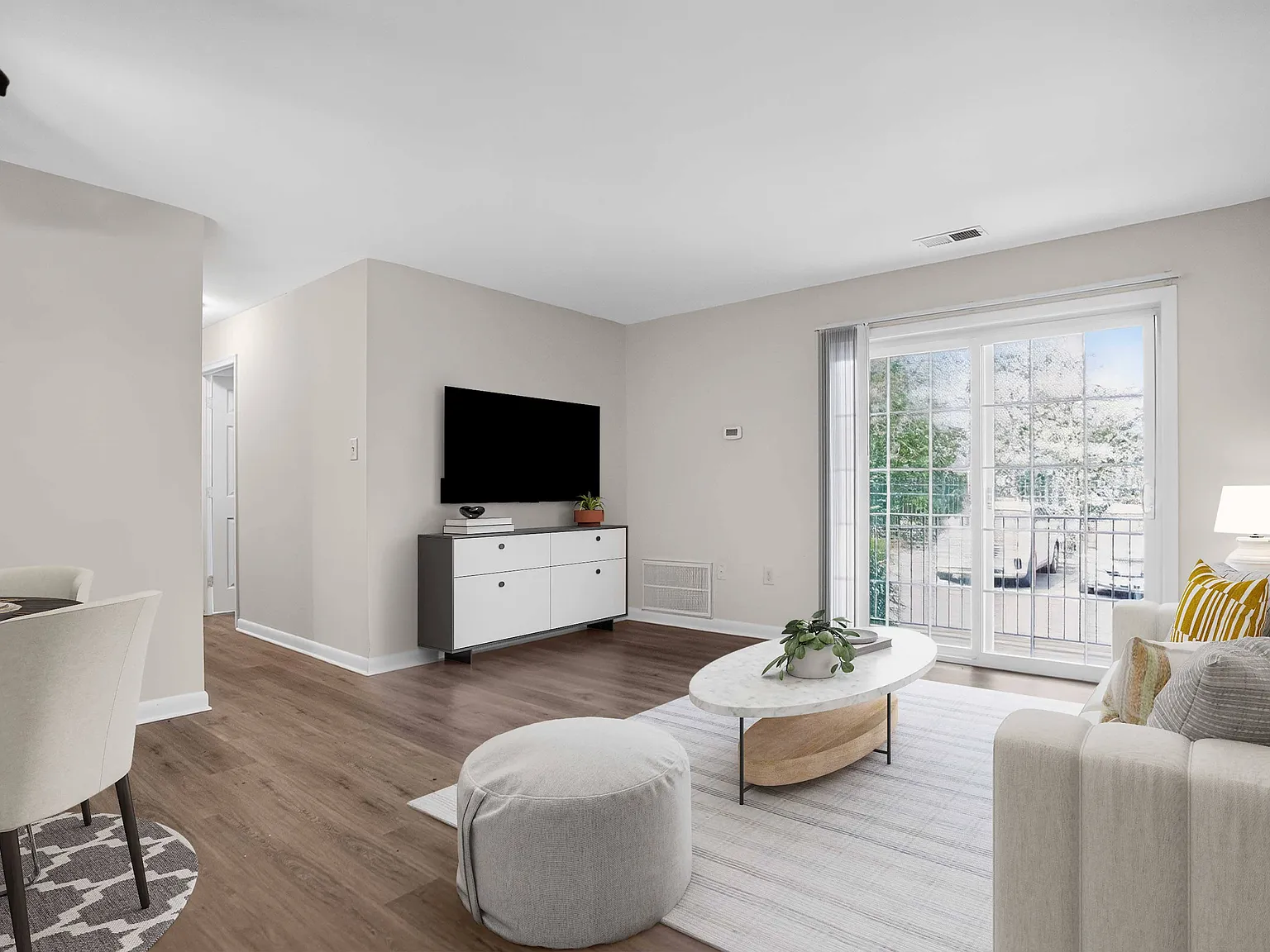 Weston Circle and Wicklow Square Apartments — Photo 4
