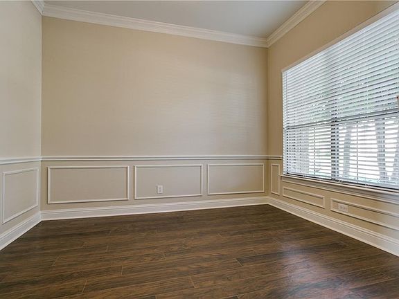 5th image of 8702 Pauline St