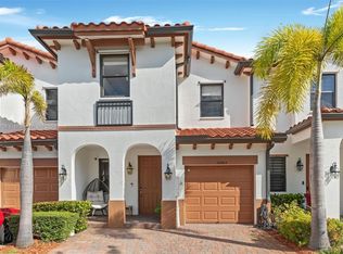 10263 NW 89th Ter, Doral, FL 33178
