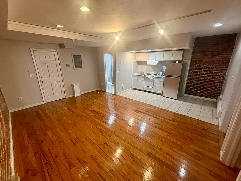 199 Beacon St #1 — Photo 8