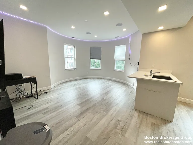 113 Hillside St #3 — Photo 8