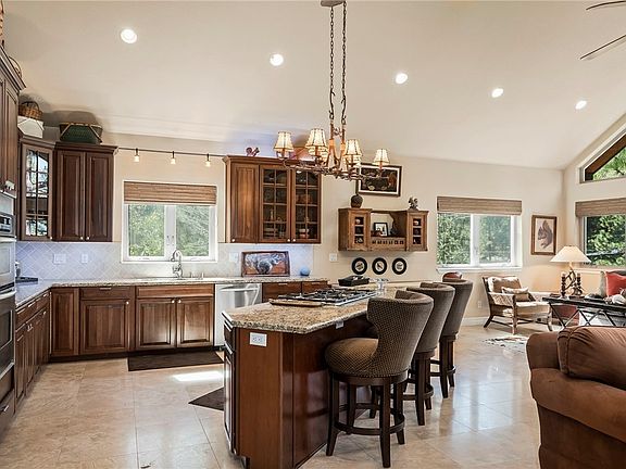 2nd image of 900 Southwood Blvd #5