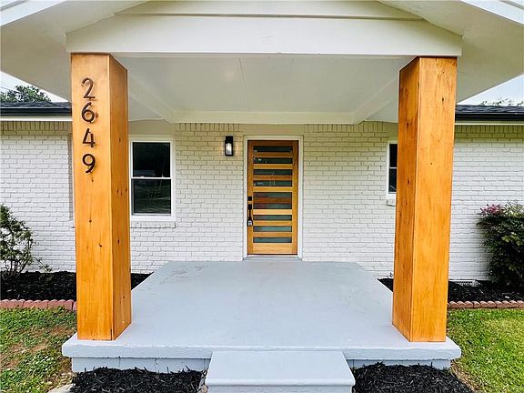 3rd image of 2649 Oak Cir