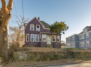 42 Storrow St, Lawrence, MA 01841