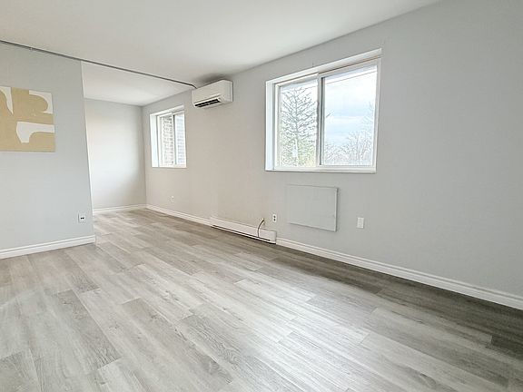 5th image of 471 Tecumseh Rd W Unit 302