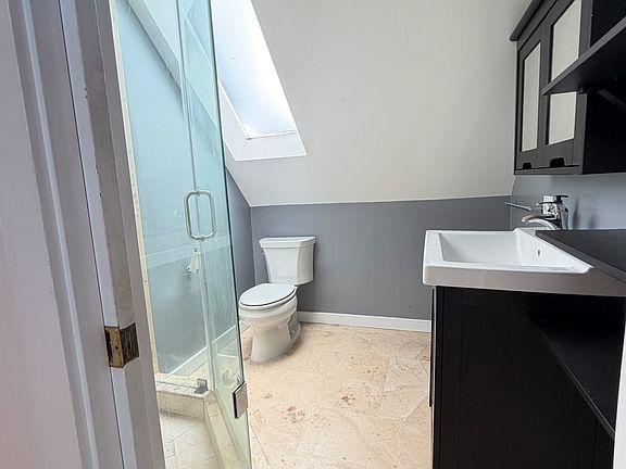 5th image of 838 Shrader St APT 3