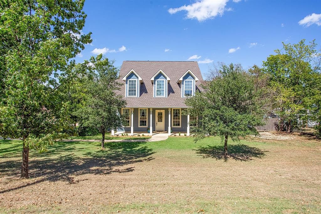 House on the hill トート　Argyle 322 Old Justin Rd, Argyle, TX 76226 | Zillow