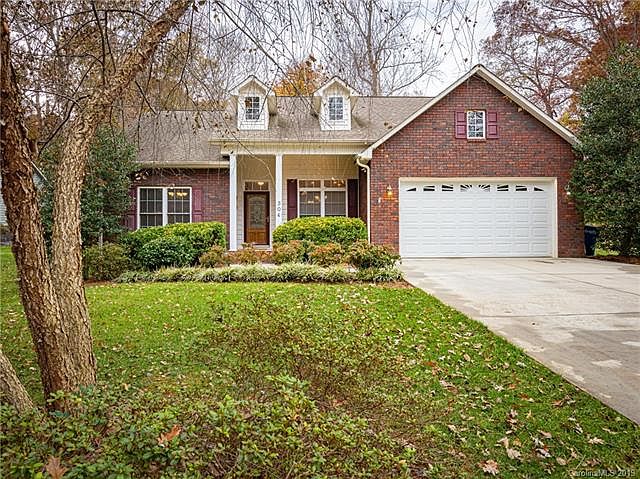 1st image of 304 Brookmeade Dr