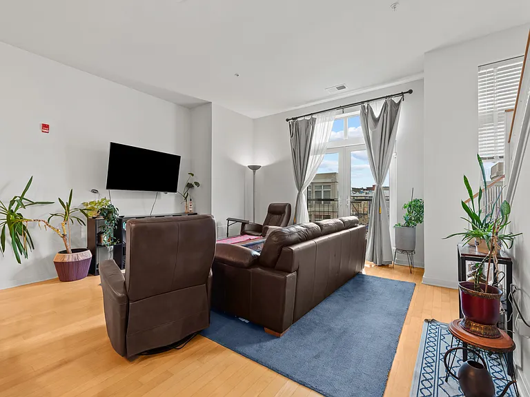1209 N Charles St #410 — Photo 4