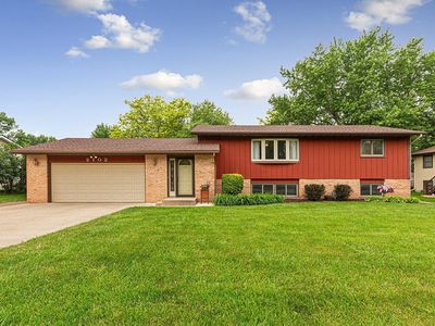 2102 8th Ave NE, Owatonna, MN, 55060