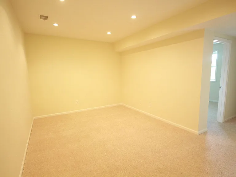 27 Michael Ln — Photo 9