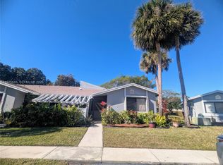 679 Racquet Club Rd APT 4, Weston, FL 33326