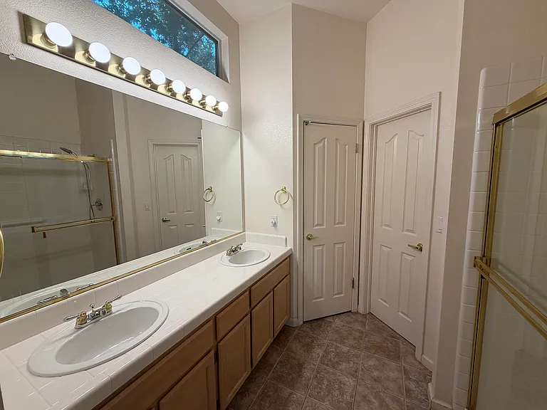2833 Catalina Dr — Photo 19