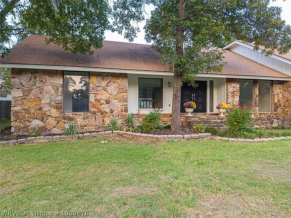 2nd image of 9609 Jenny Lind Rd