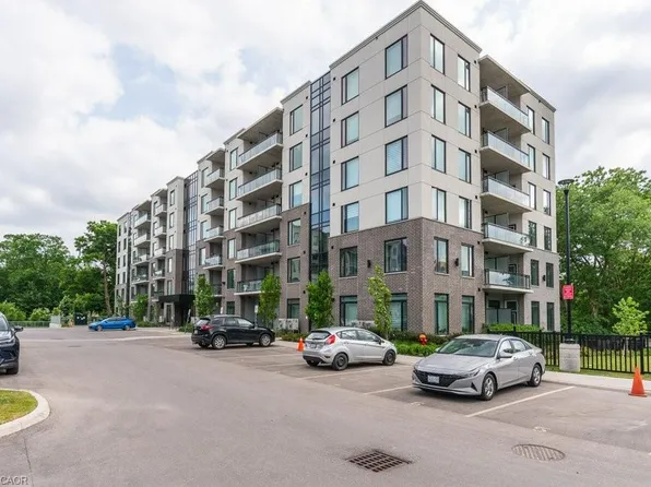 103 Roger St #102, Waterloo, ON N2J 1A4