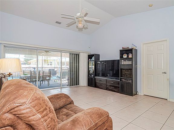 4th image of 1686 Coral Reef St