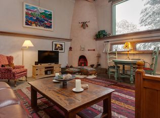 207 Ledoux St, Taos, NM 87571