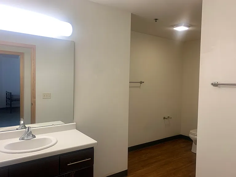 142 W Johnson St — Photo 80
