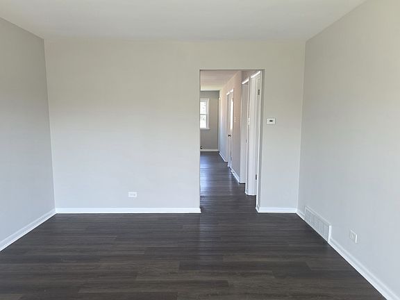 4th image of 2252 E 92nd Pl