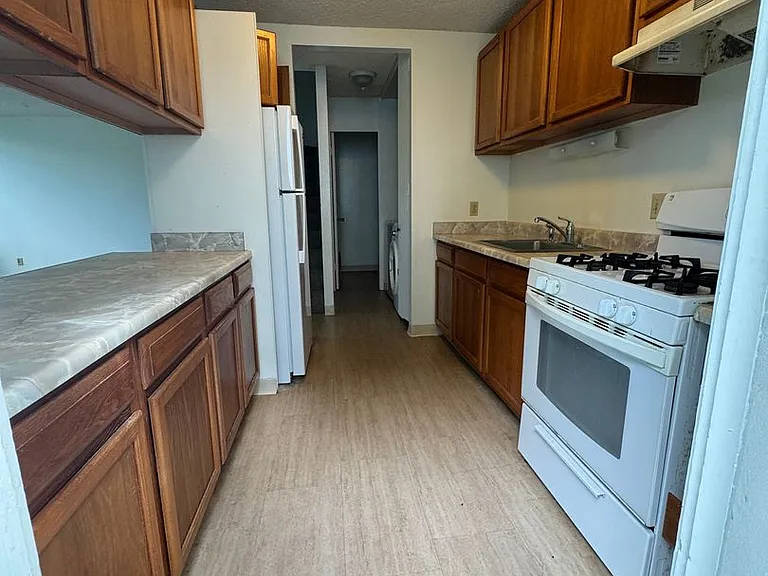 188 Hale St #3B — Photo 8